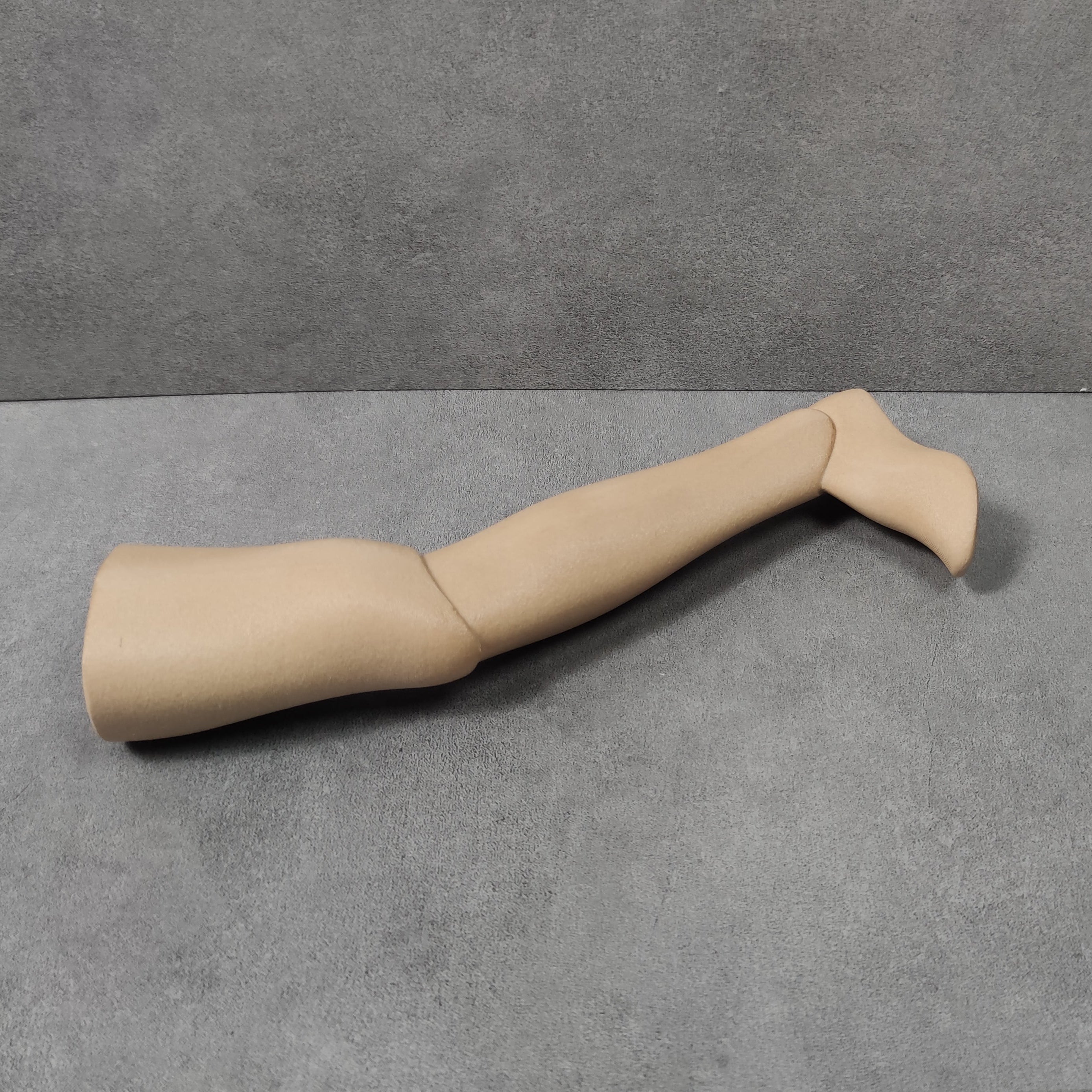 RIPRODUZIONE GARPEZ TRE UOMINI E UNA GAMBA