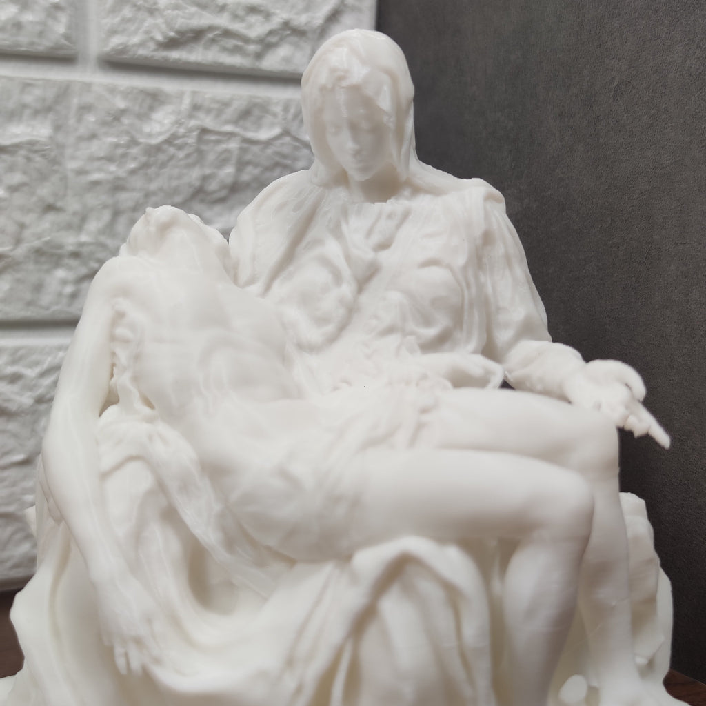 LA PIETA'